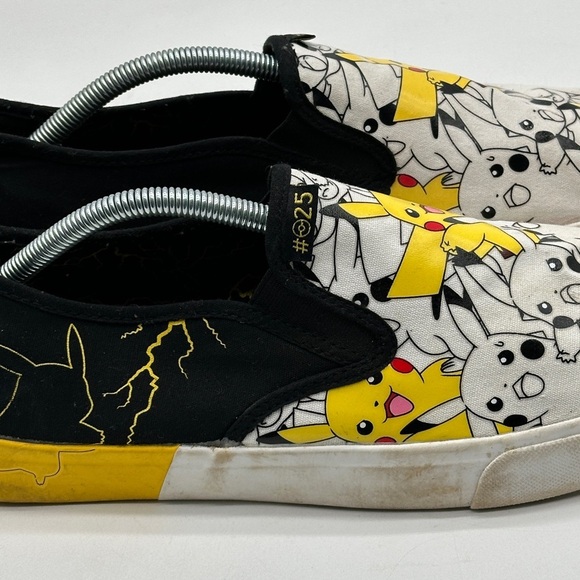 Pokemon Pikachu Shoes Canvas Slip Ons Men's New Groundup Size 11.5 - Picture 4 of 15